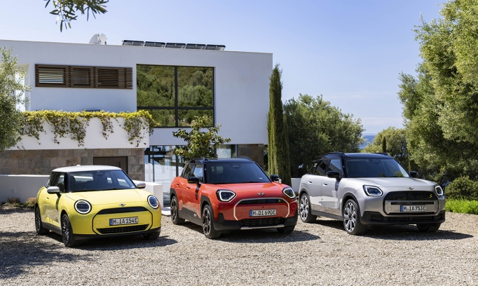 Xe Xanh: Thaco Auto ra mắt xe điện đầu tiên của MINI tại Việt Nam